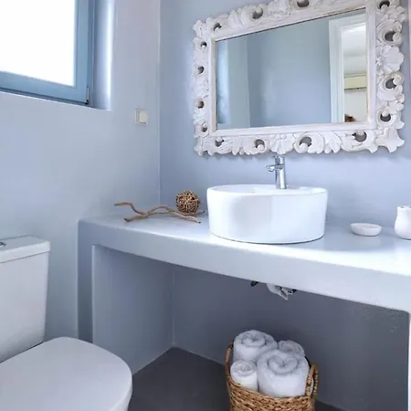 Eris فيلة Agios Georgios (Antiparos)