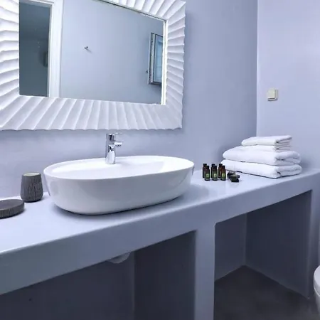 Eris * Agios Georgios (Antiparos)