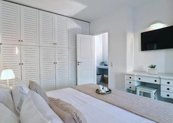 Eris * Agios Georgios (Antiparos)