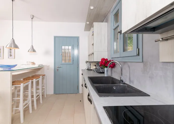 Eris * Agios Georgios (Antiparos)